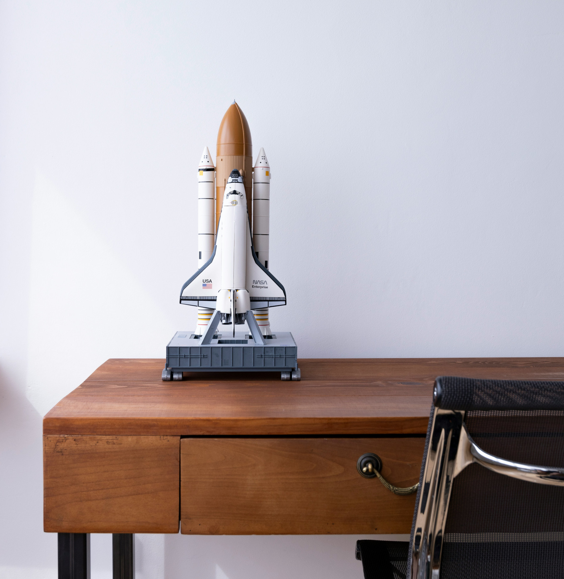 rocket / Jean-Philippe Delberghe / unsplash